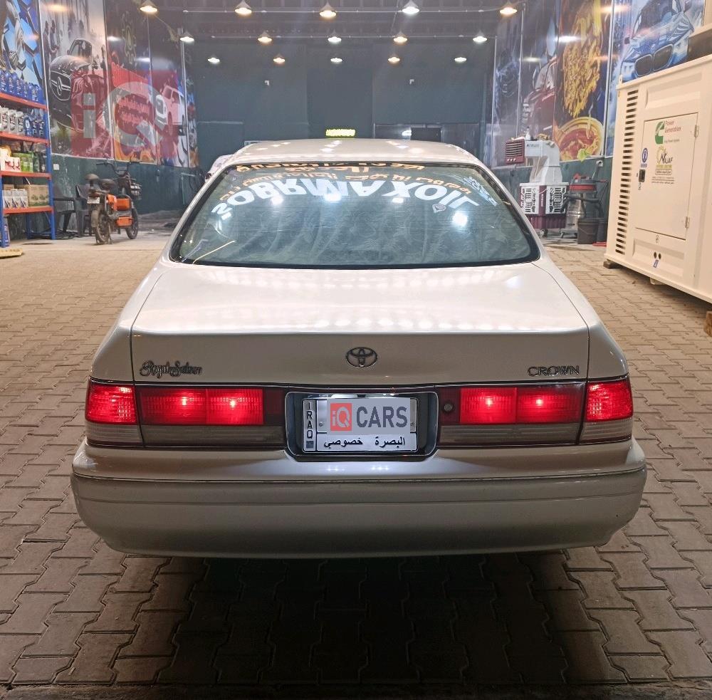 تۆیۆتا کراون